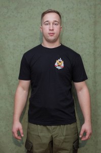 Майка с эмблемой ОМОН на груди и надписью "ОМОН" на спине