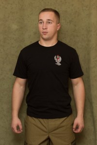 Майка с эмблемой Орёл на груди и надписью на спине